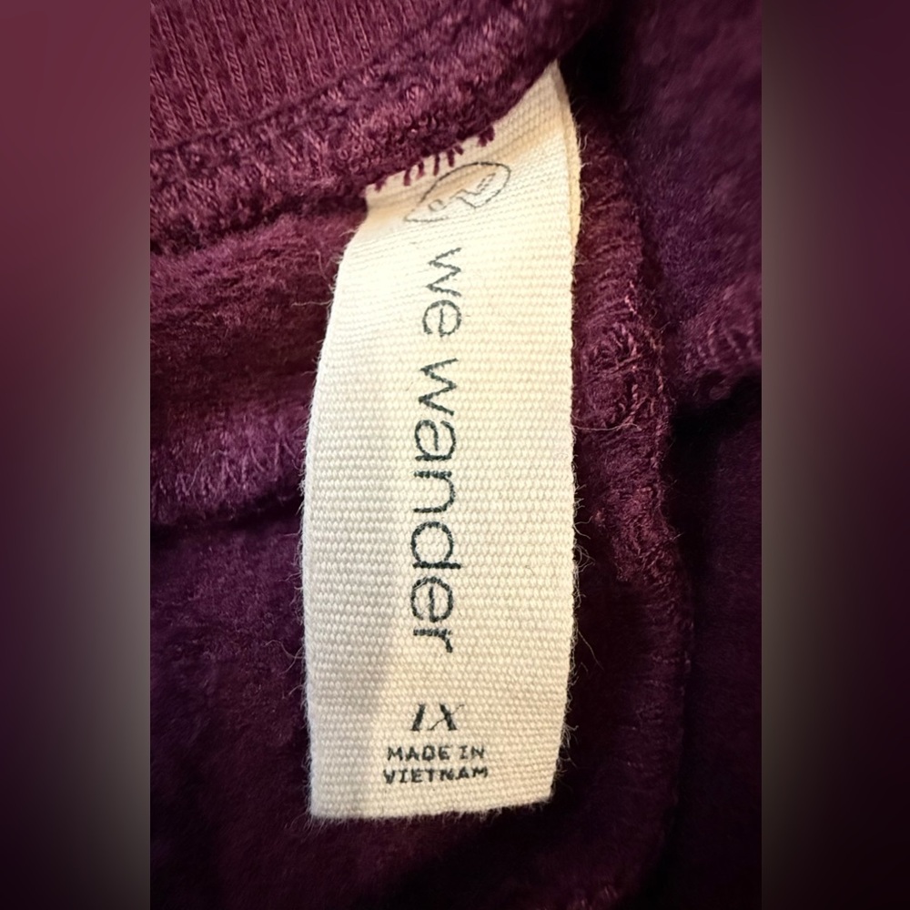 We Wander Purple Capri Sweatpants - Picture 6 of 6